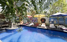 Woodstock Gili - Garden & Bungalows